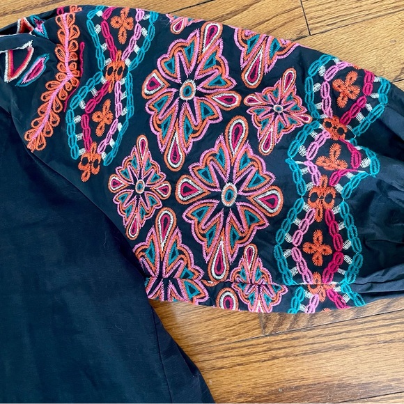 THML Black Multicolor Embroidered Puff Sleeve Top Blouse Women’s Size Small - Picture 4 of 9